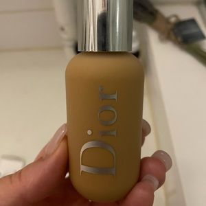 Dior foundation in #4 warm olive